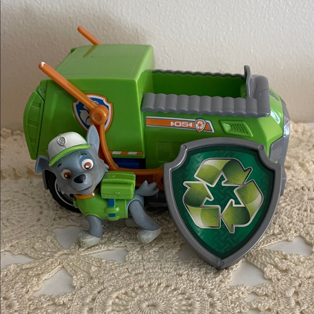 Paw Patrol Rocky figure and truck